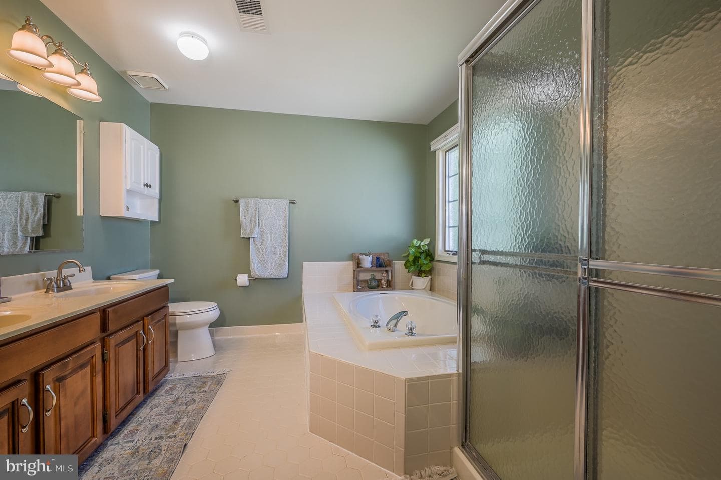 16087 Olmstead Lane photo 24