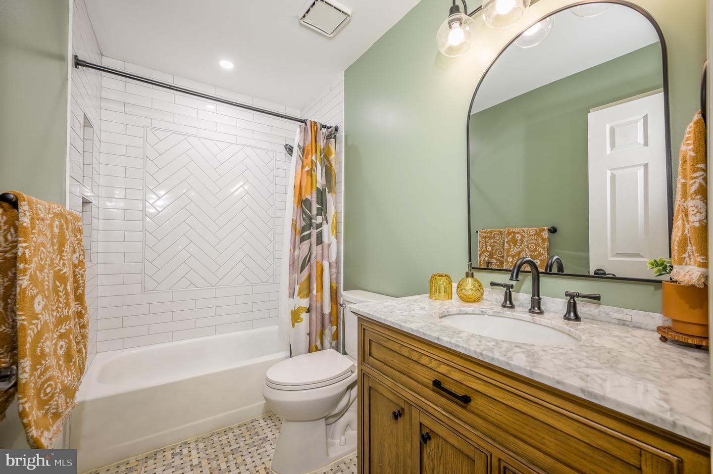 16087 Olmstead Lane photo 29