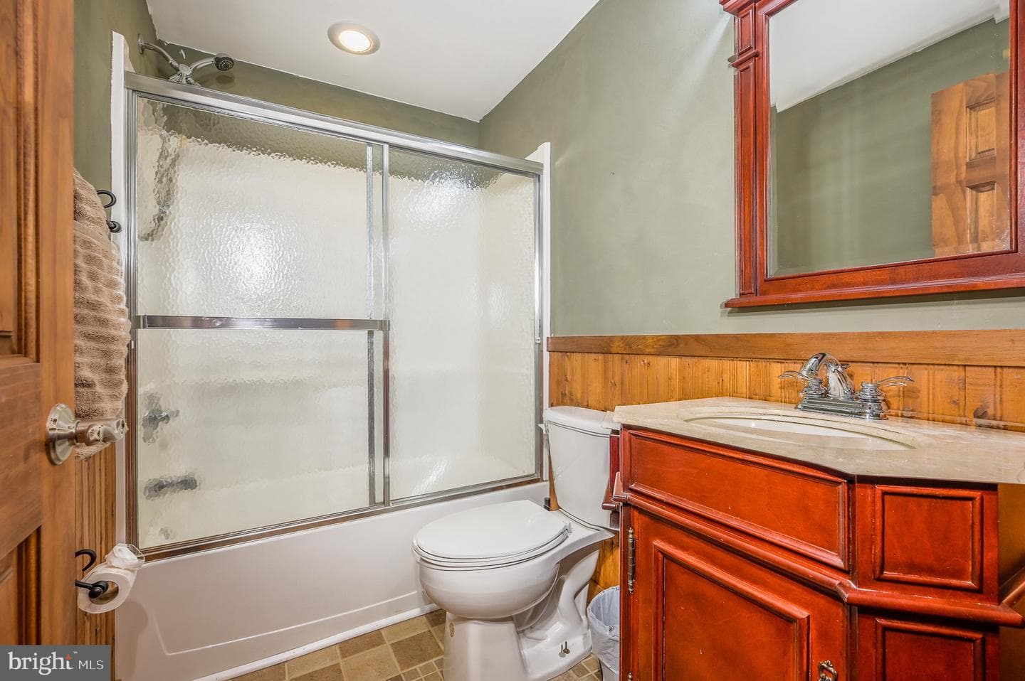 16087 Olmstead Lane photo 36