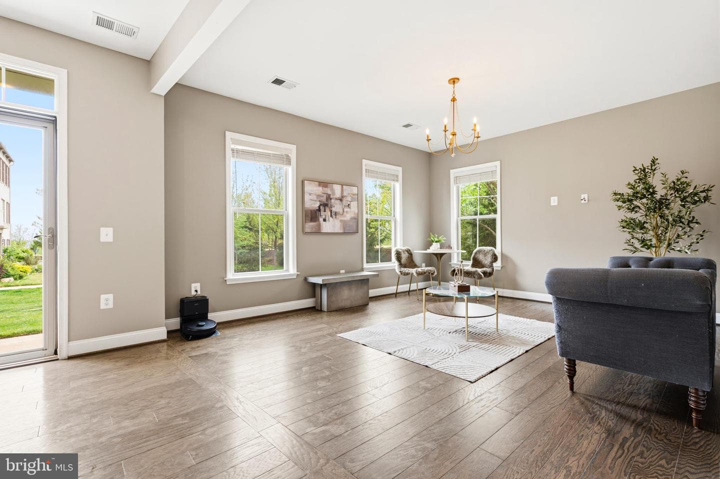 2011 Alder Lane photo 5