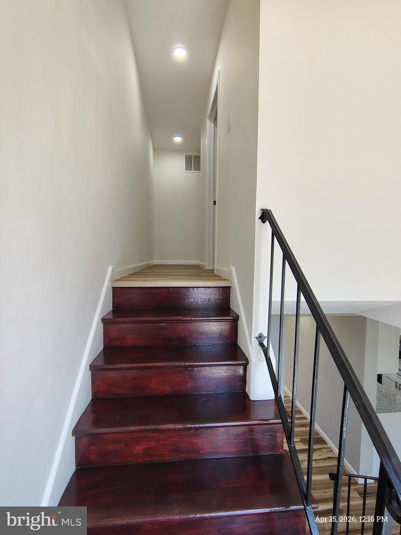 14627 Bakersfield Street photo 2