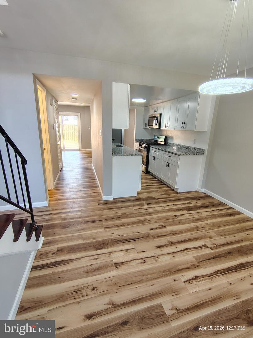 14627 Bakersfield Street photo 5