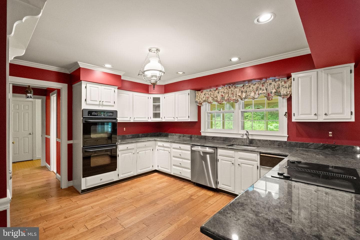 4560 Lynn Forest Drive photo 31
