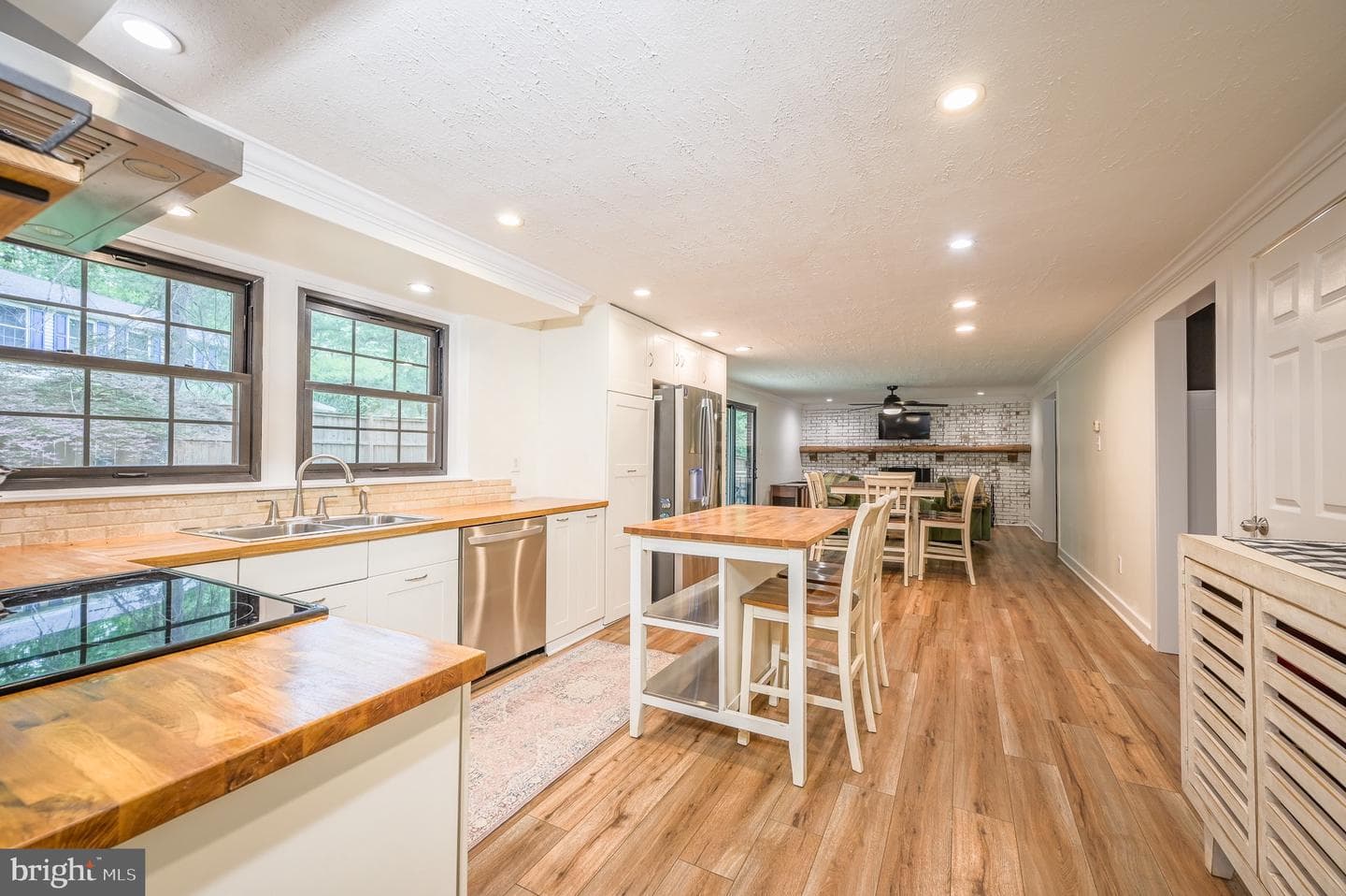 15009 Woodglen Court photo 8