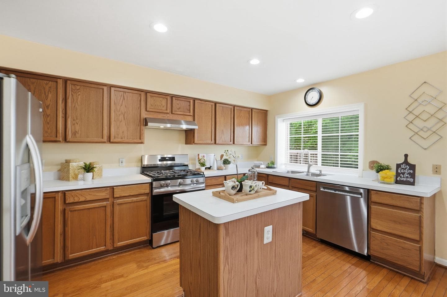 3940 Brickert Place photo 8