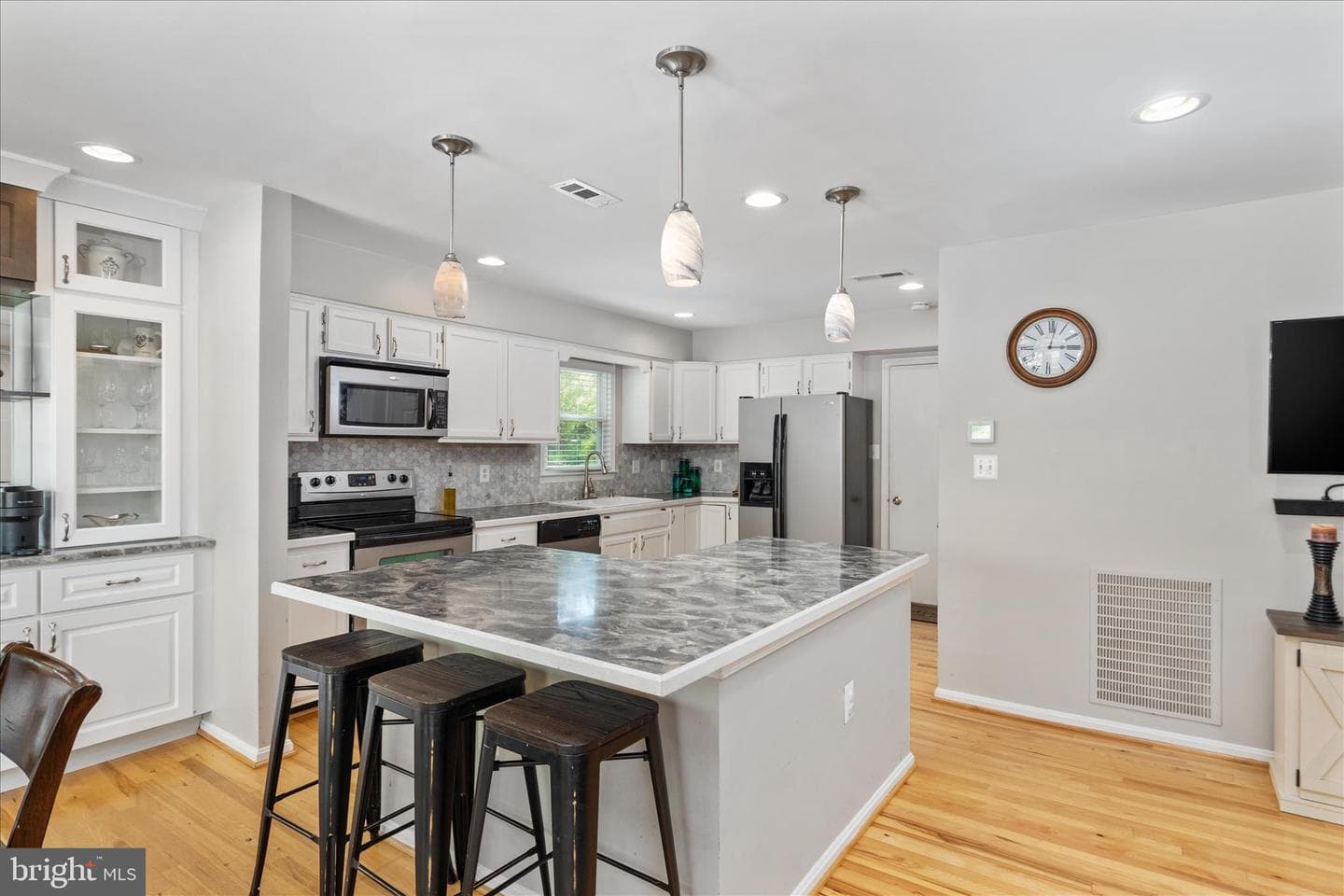 7821 Ontario Road photo 11