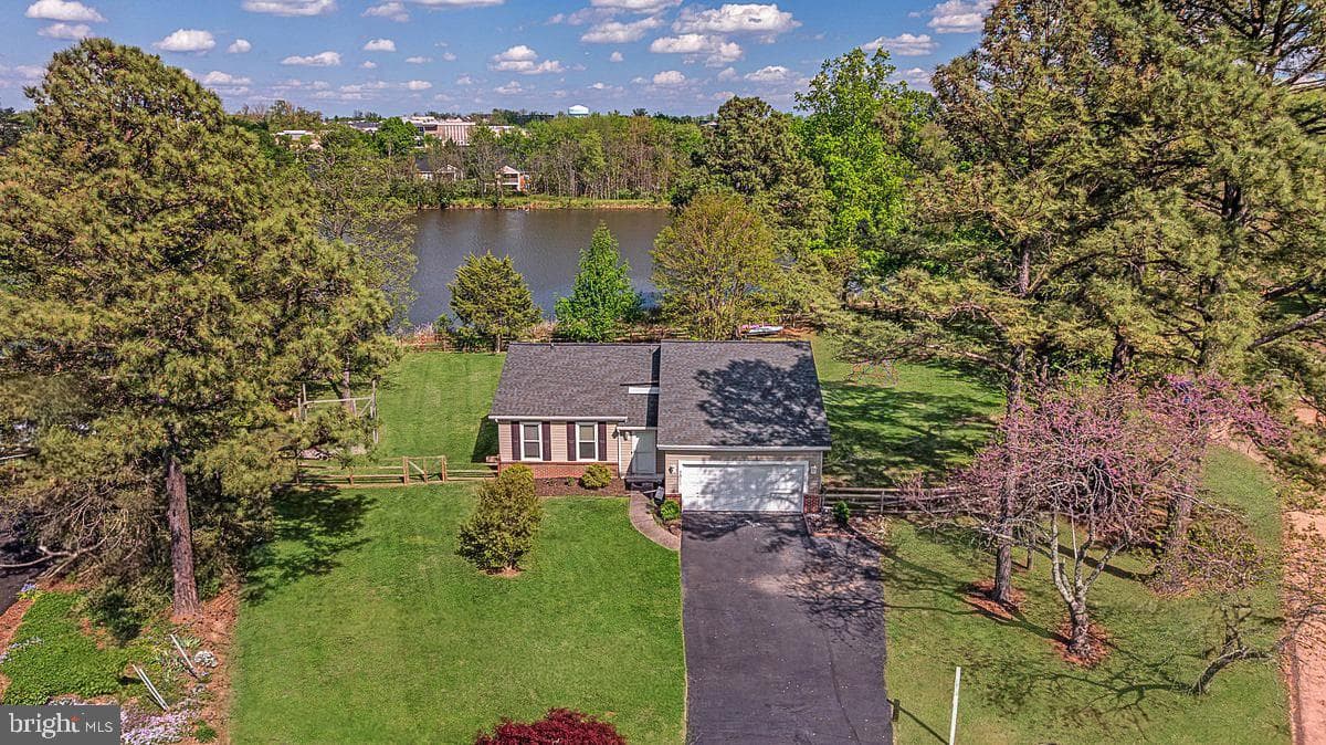 7821 Ontario Road photo 2