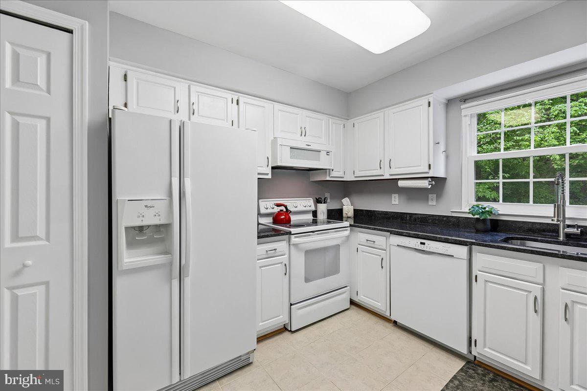 5211 Spring Branch Boulevard photo 6