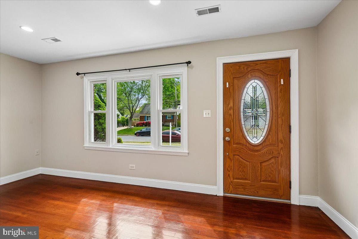 13919 Mathews Drive photo 8