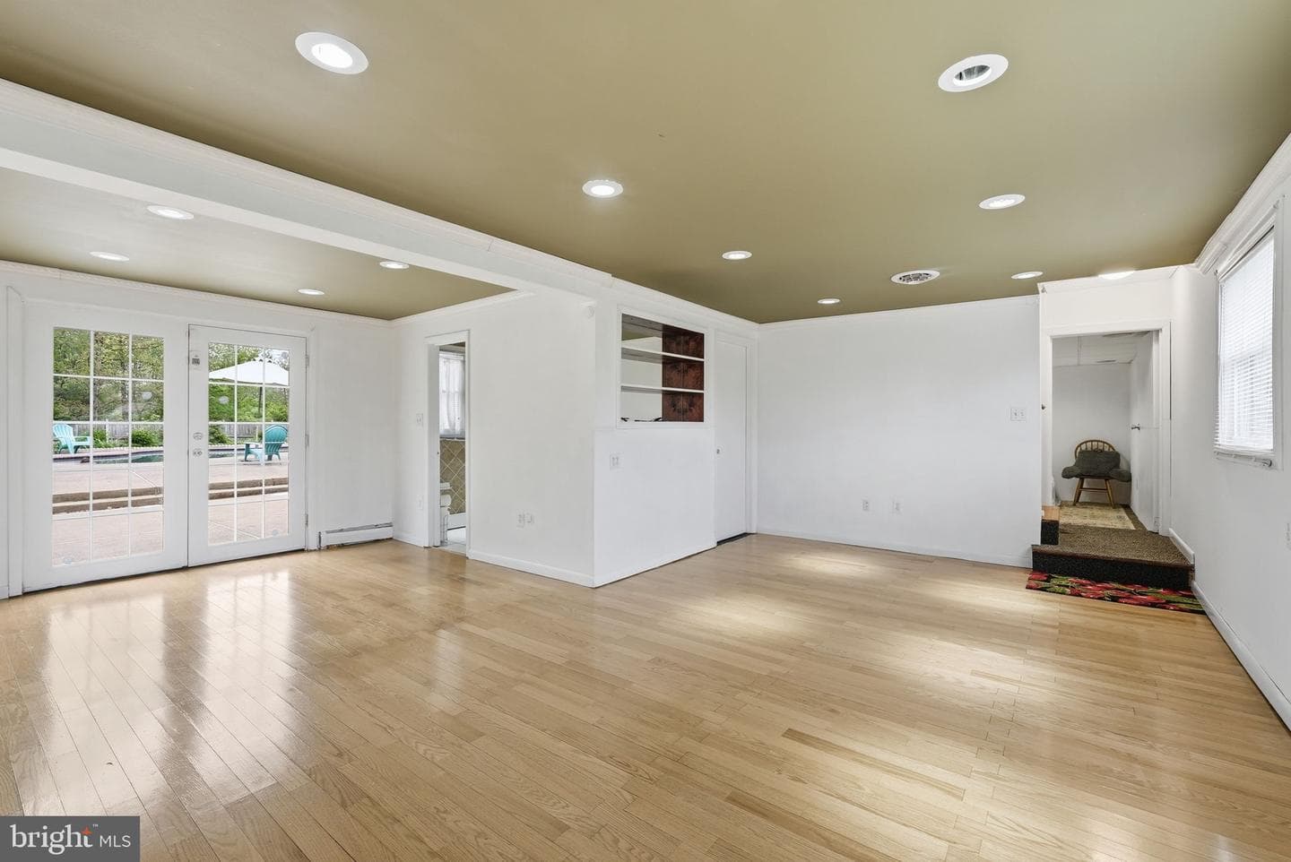 9609 Norfolk Street photo 27