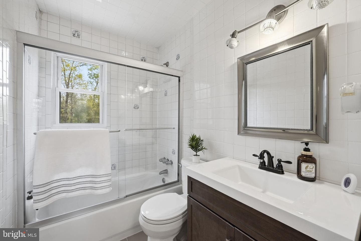 9609 Norfolk Street photo 7