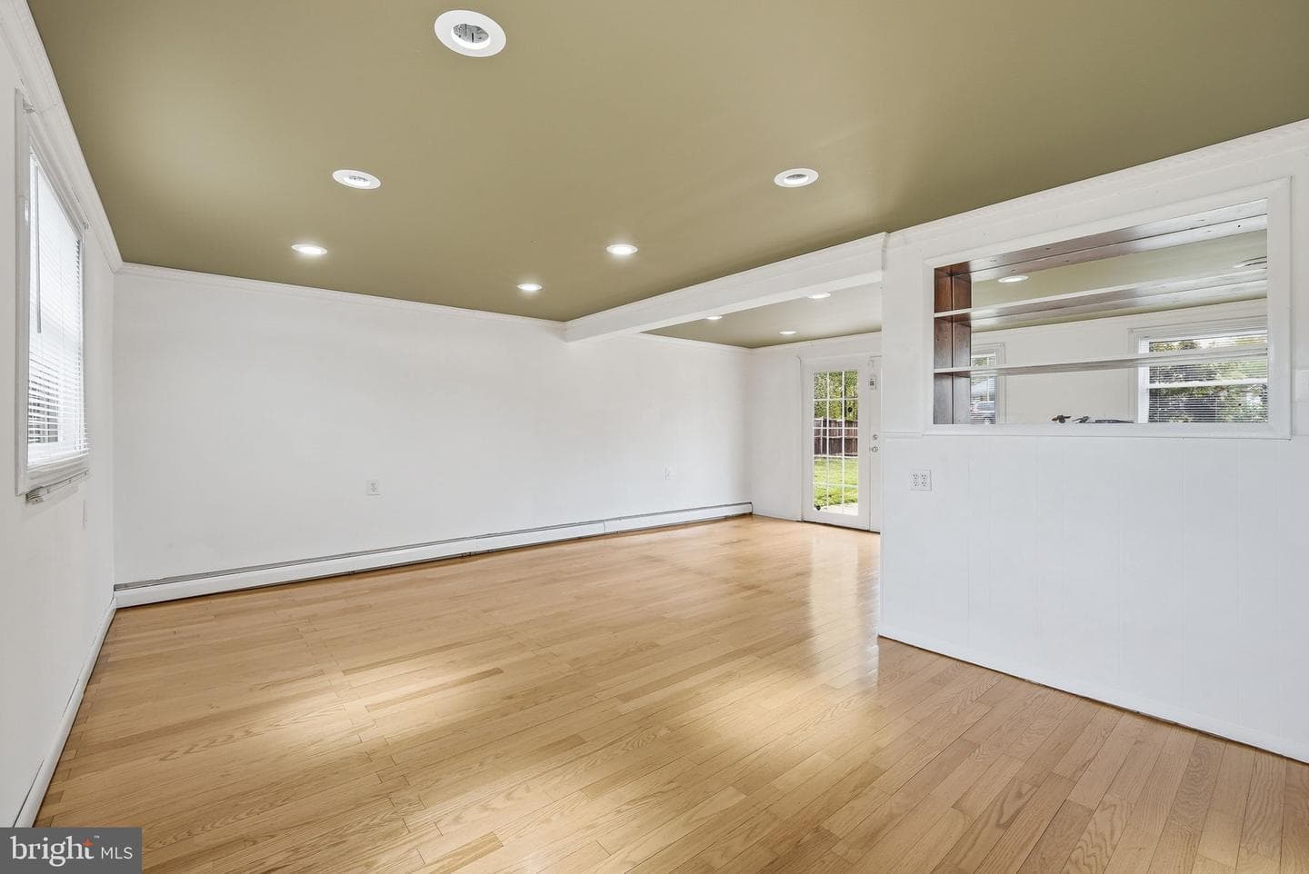 9609 Norfolk Street photo 8
