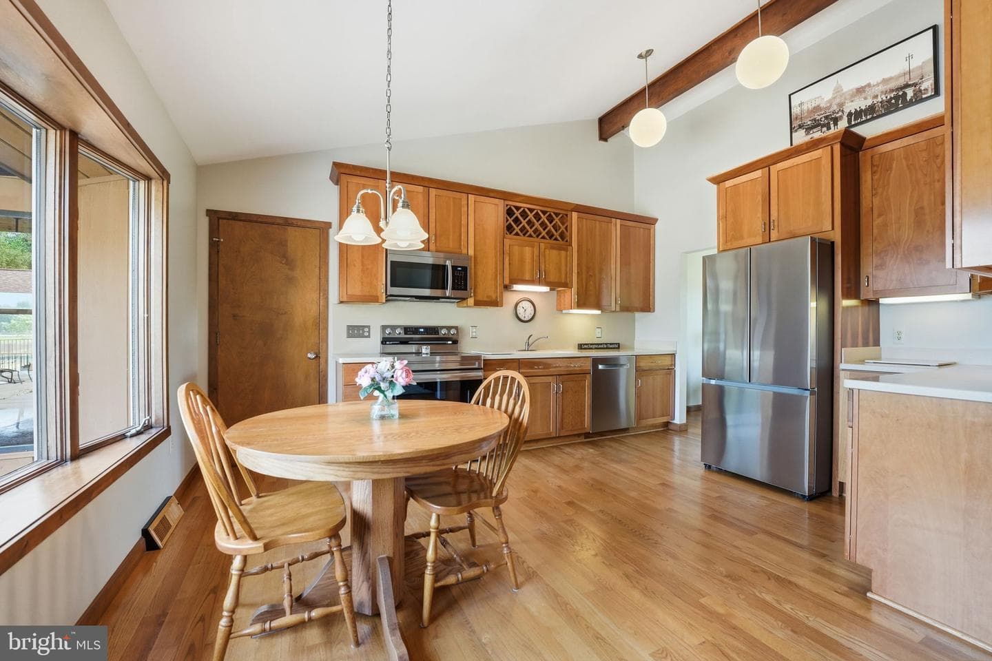 908 Bay Street photo 10