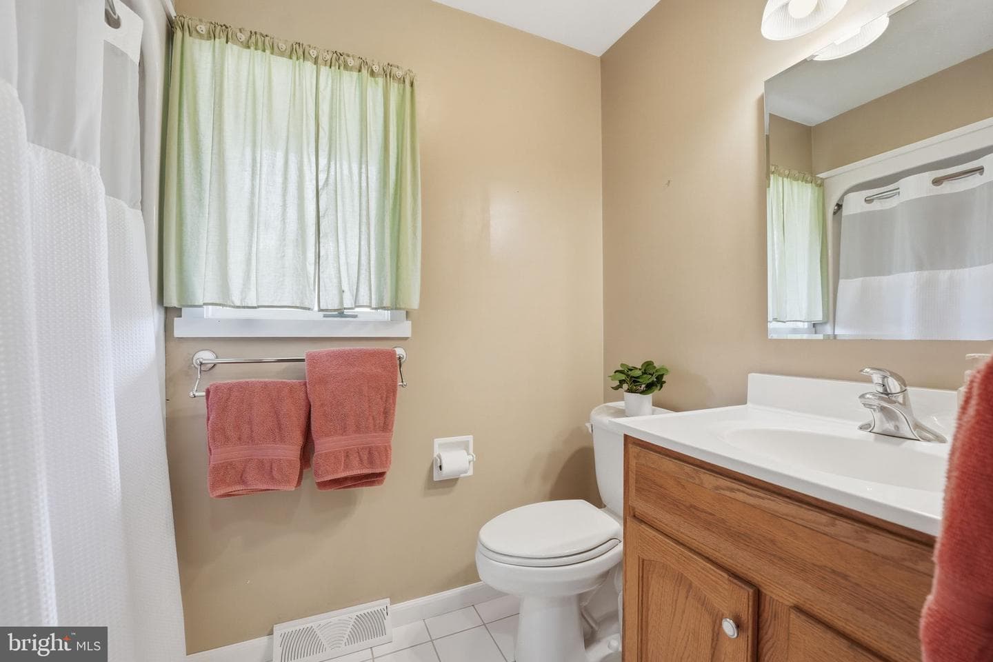 908 Bay Street photo 29