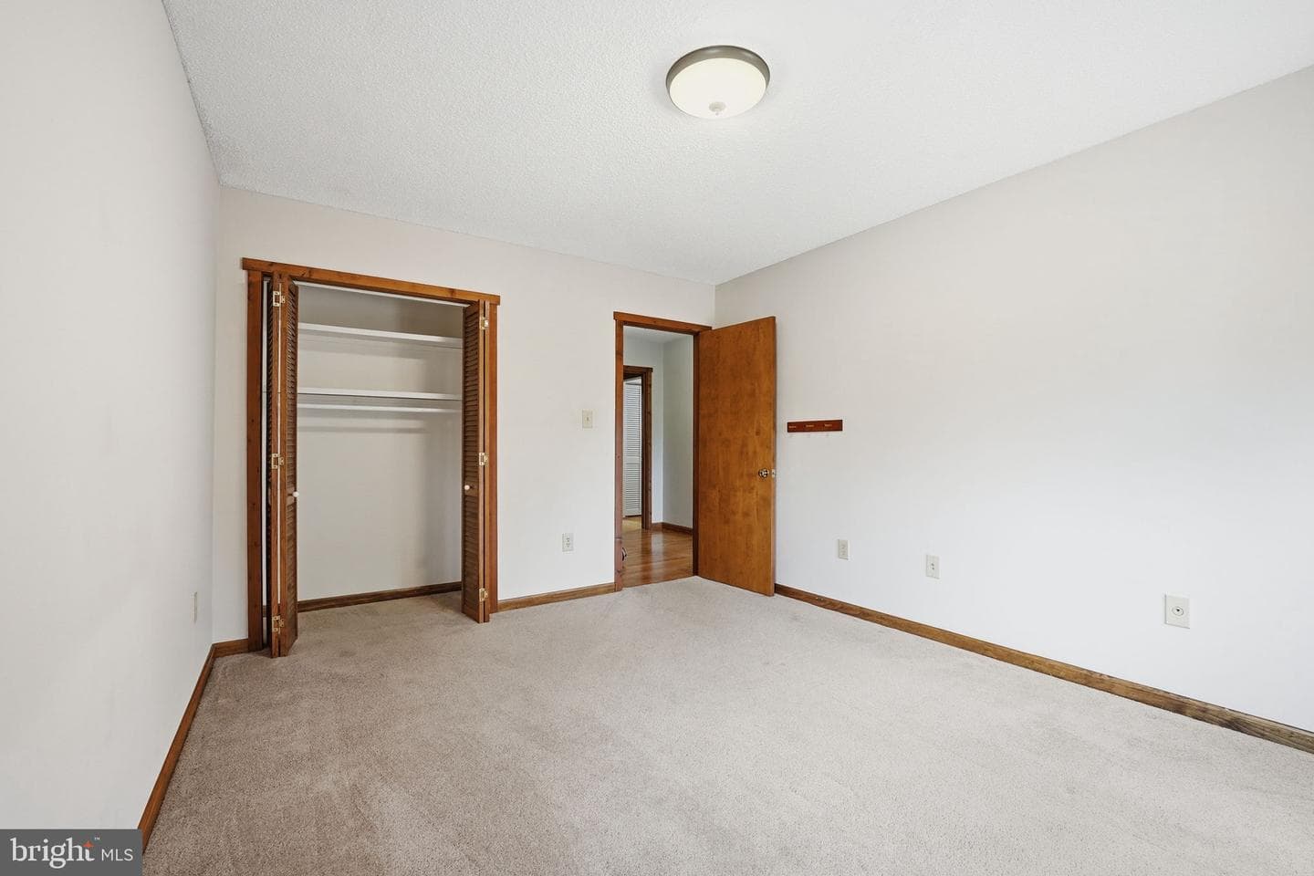 908 Bay Street photo 35