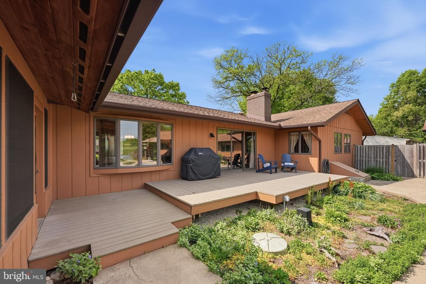 908 Bay Street photo 44