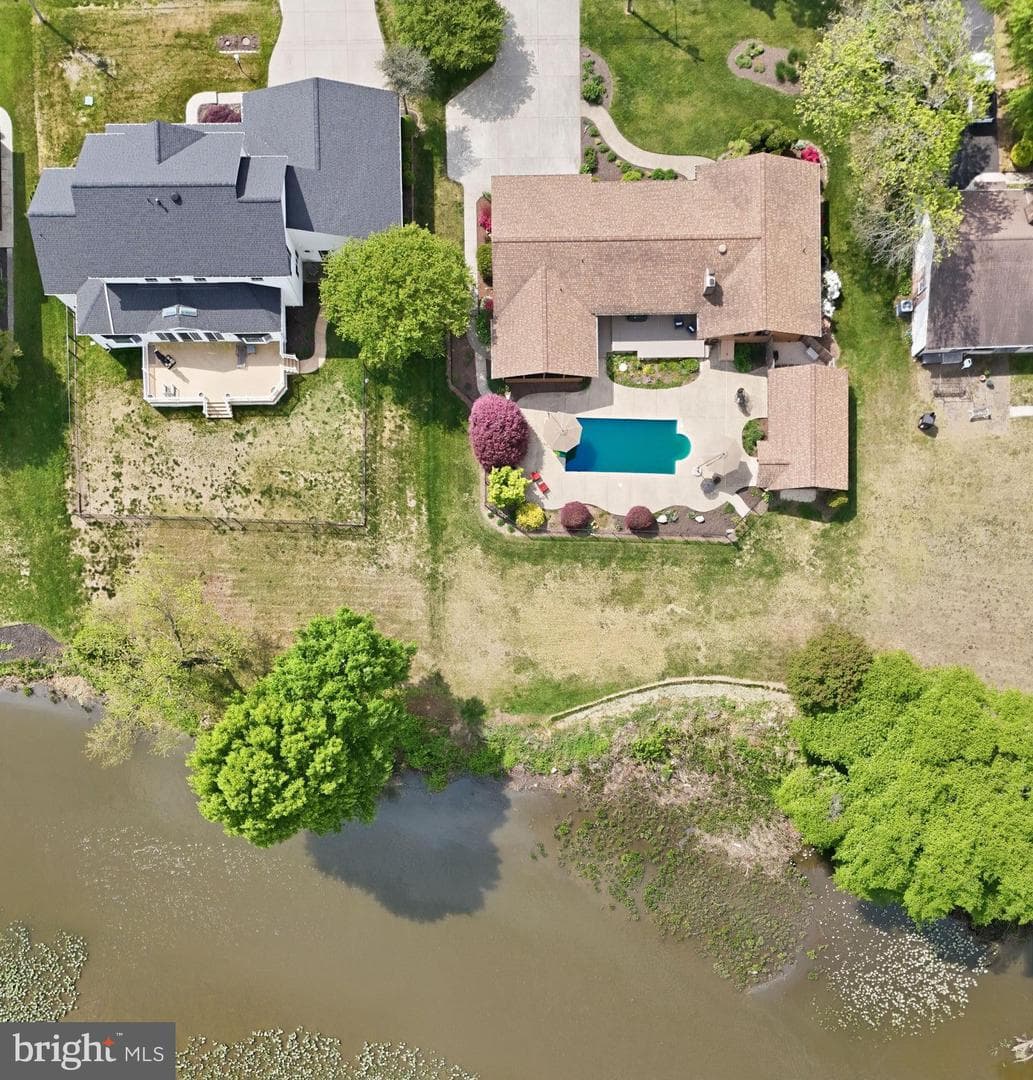 908 Bay Street photo 63