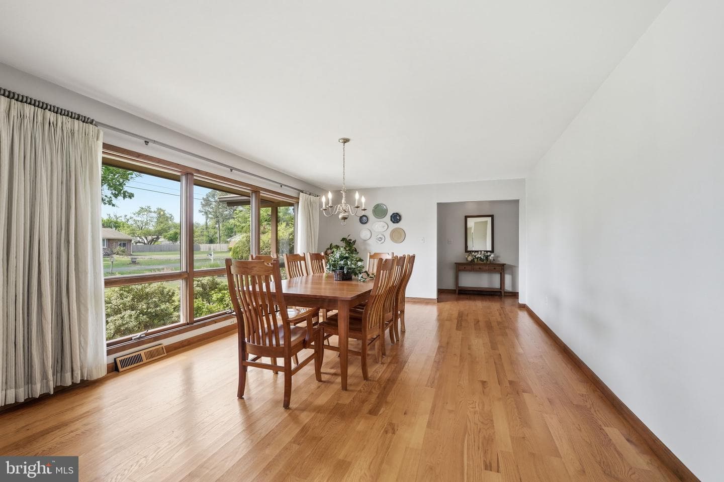 908 Bay Street photo 8