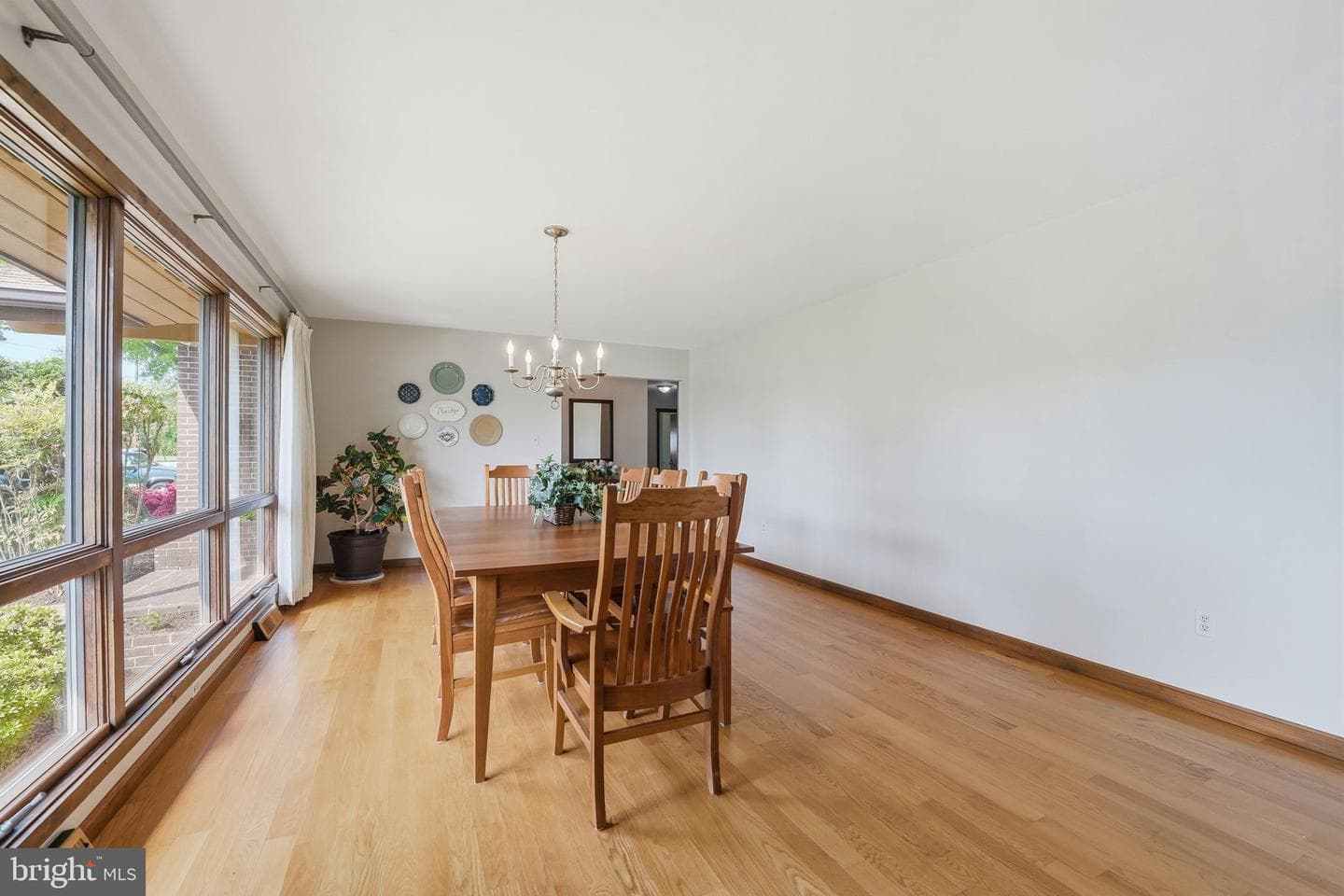 908 Bay Street photo 9
