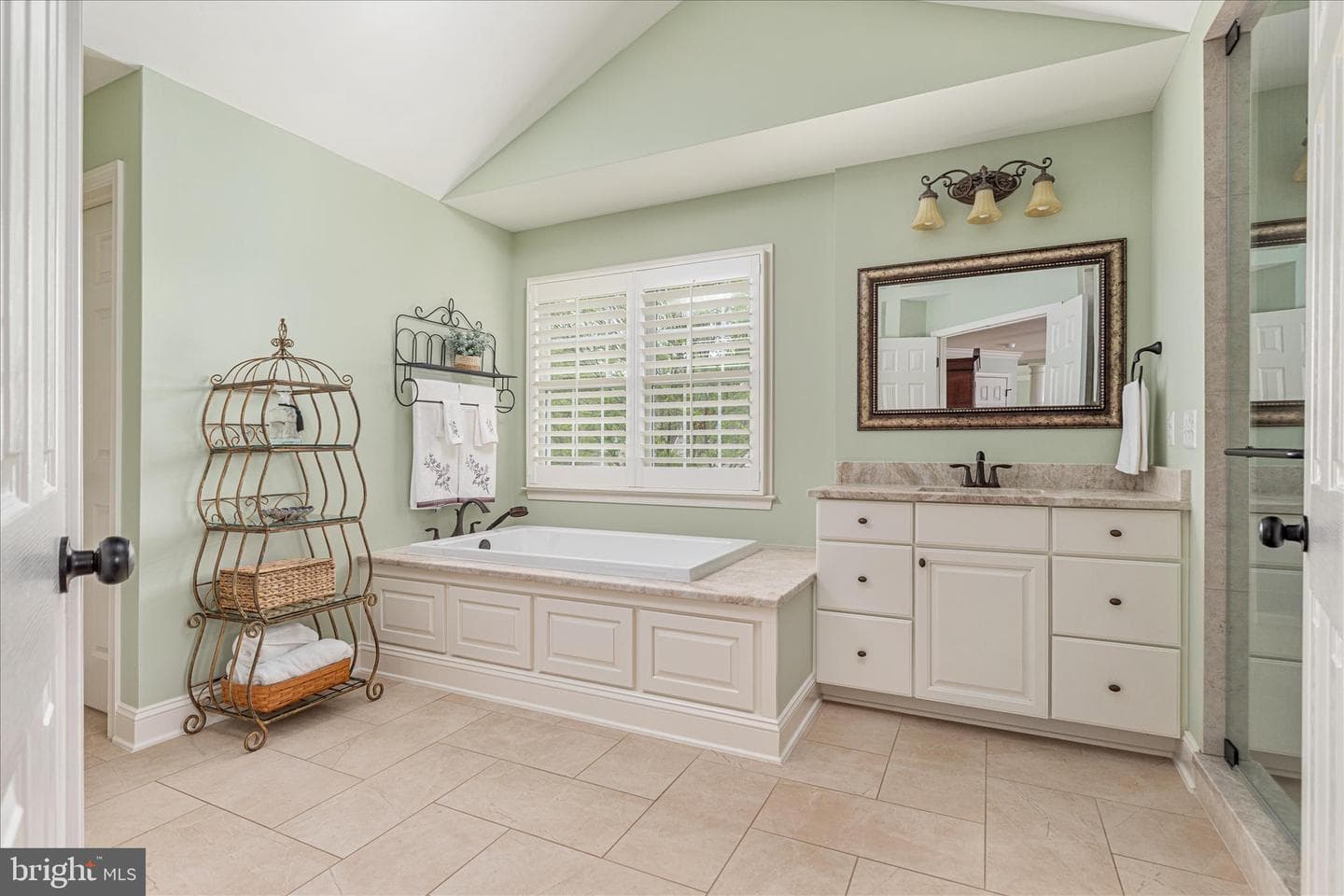 5393 Emmys Mill Court photo 32