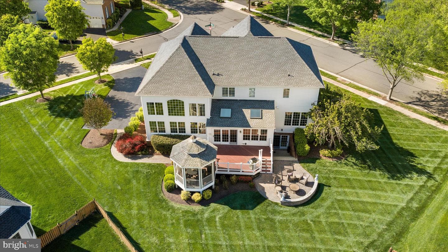 5393 Emmys Mill Court photo 5