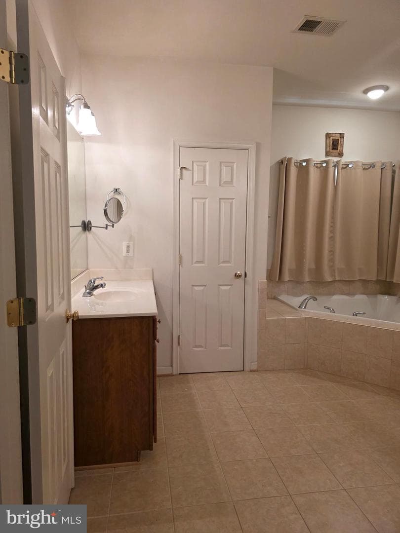 5672 Caribbean Court photo 17