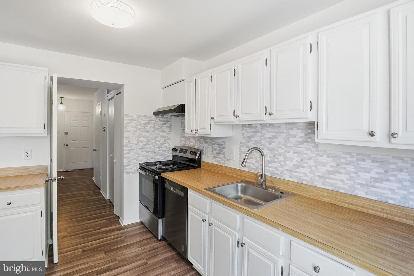 12800 Tumbling Brook Lane photo 13