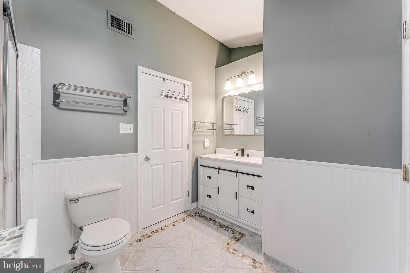 15045 Holleyside Drive photo 34