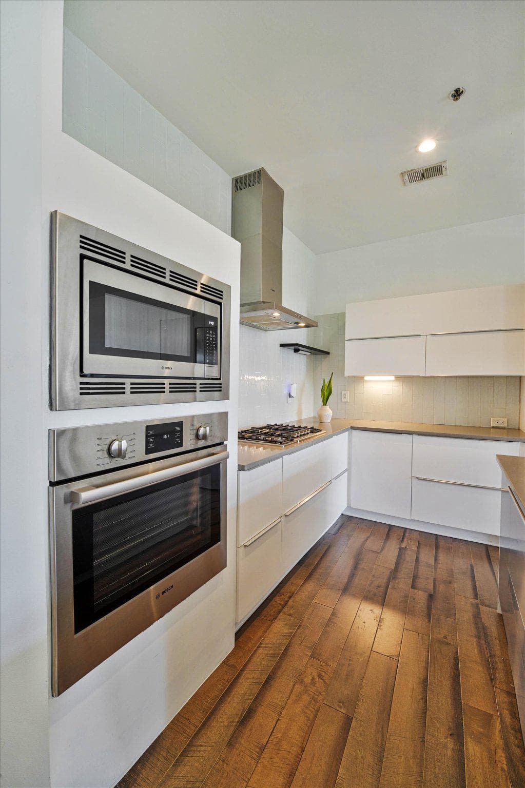 820 Belmont Bay Drive #303 photo 23