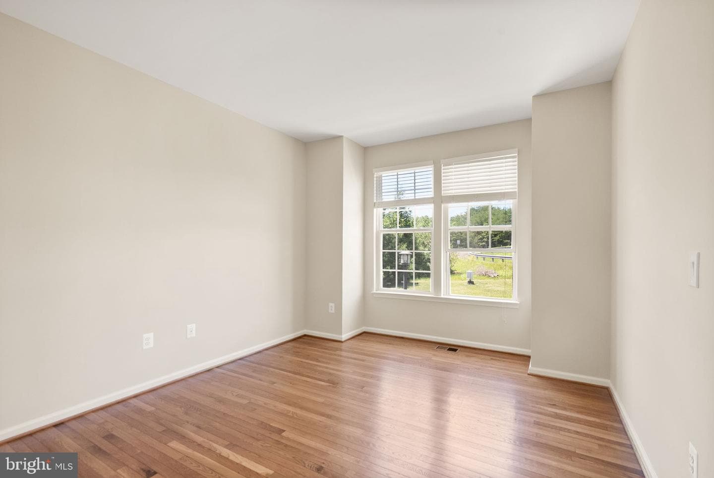 5484 Amberview Court photo 10