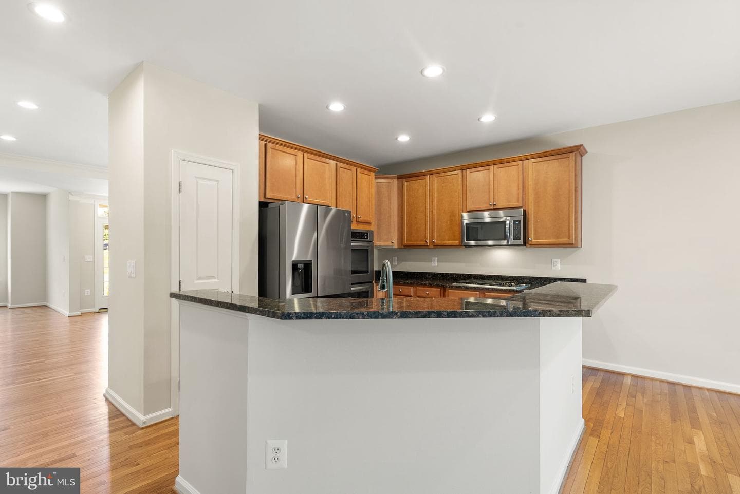 5484 Amberview Court photo 18