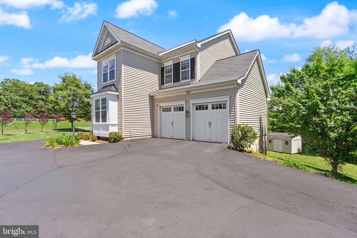5484 Amberview Court photo 3