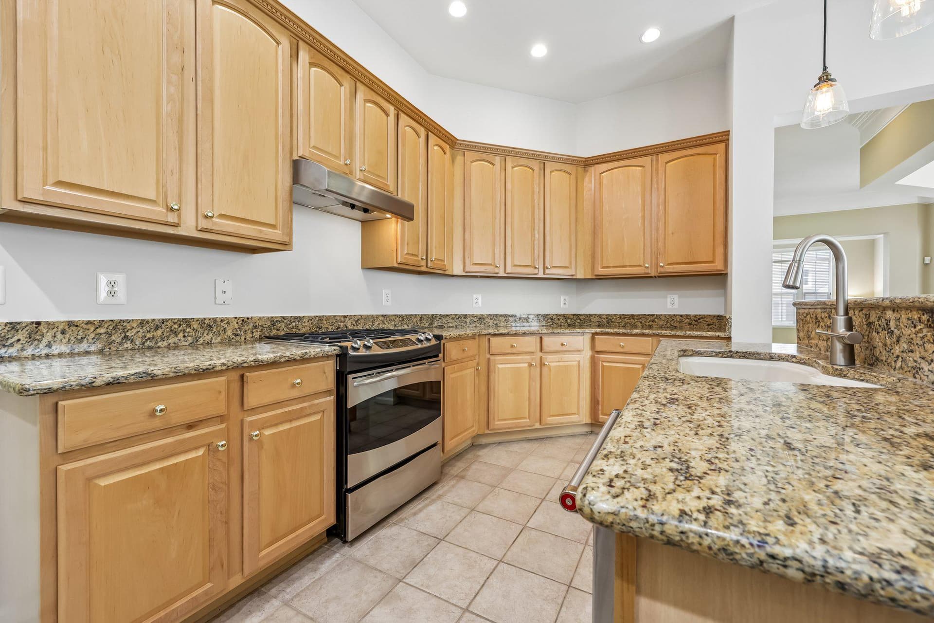 9712 Seafield Place photo 10