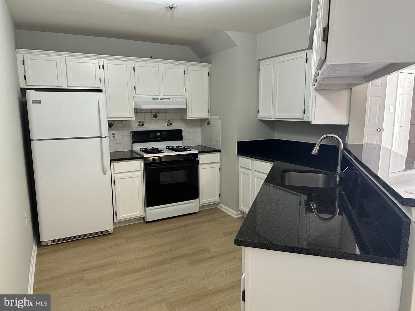 7859 Apache Ridge Court photo 7