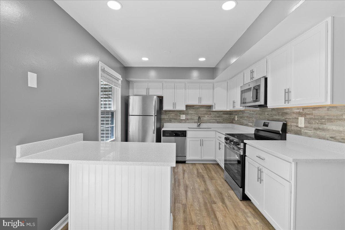 2839 Bowes Lane photo 13