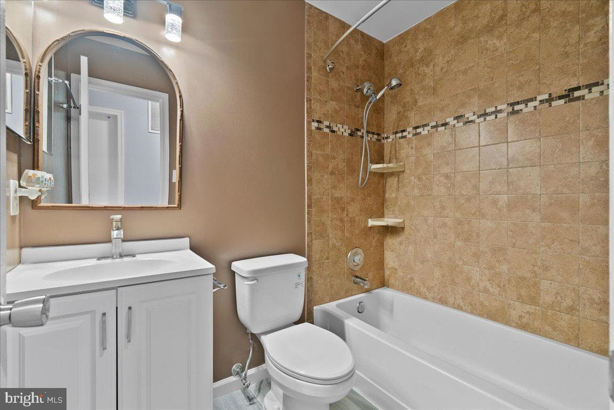 2839 Bowes Lane photo 30