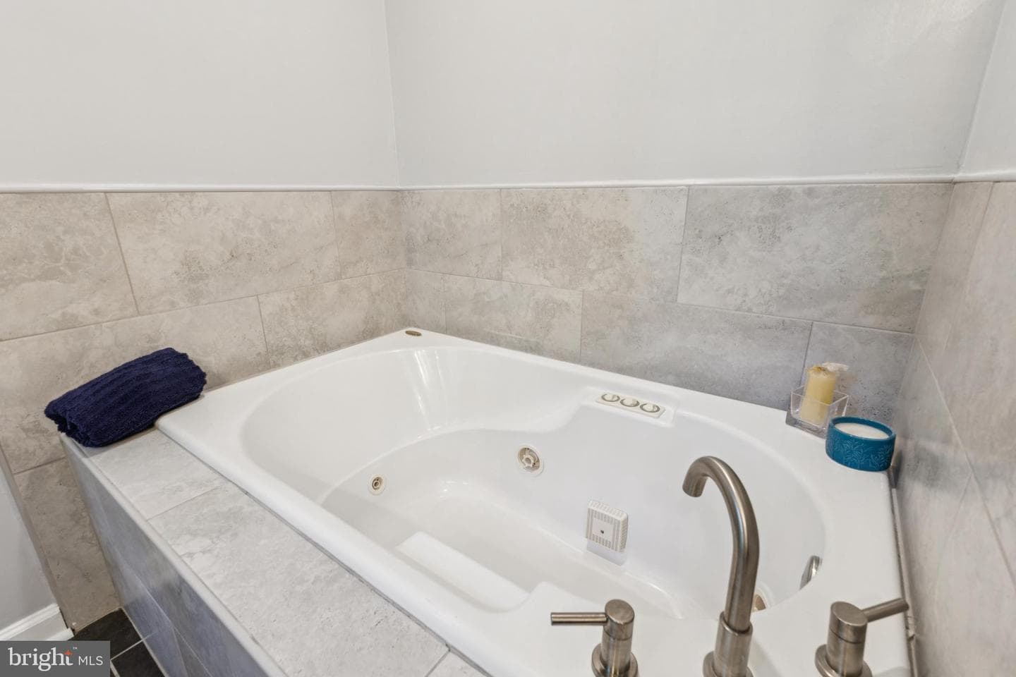 3404 Holly Circle photo 11
