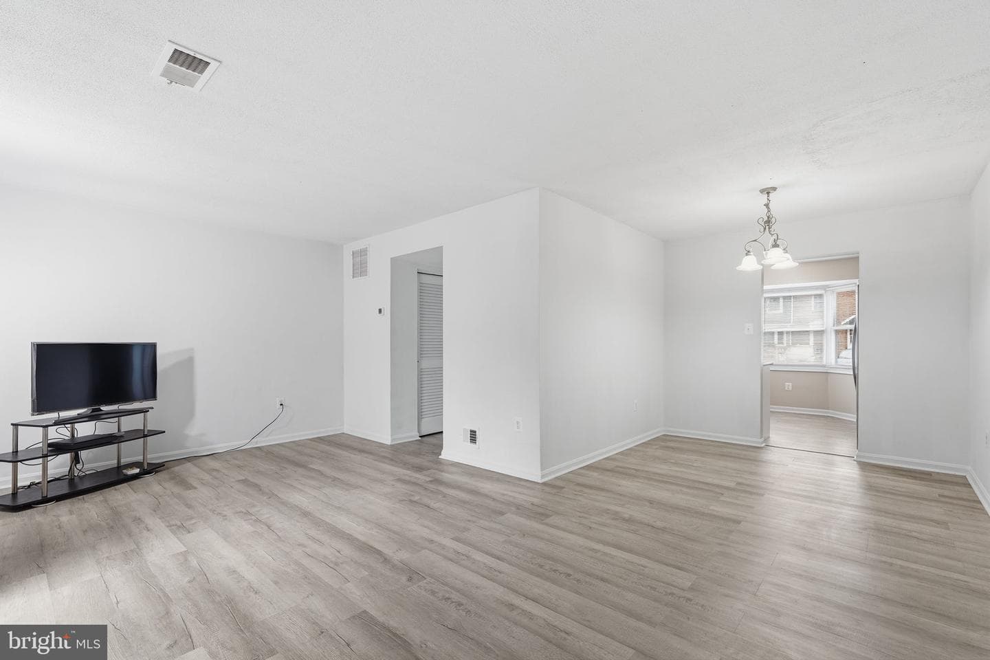 7938 Sharpsburg Court photo 2