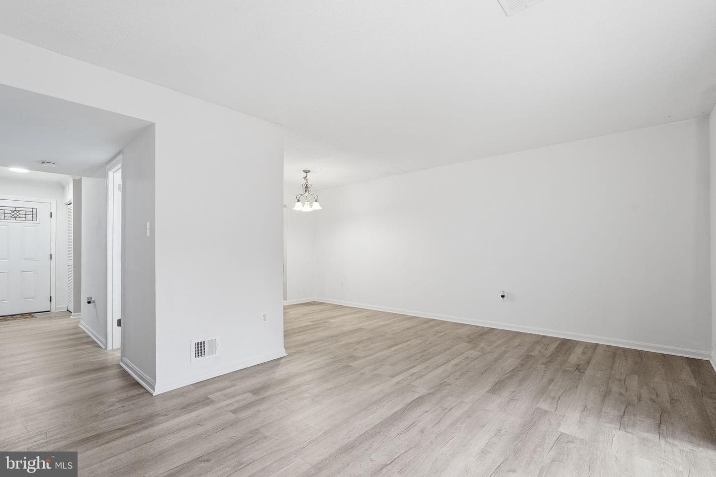 7938 Sharpsburg Court photo 3