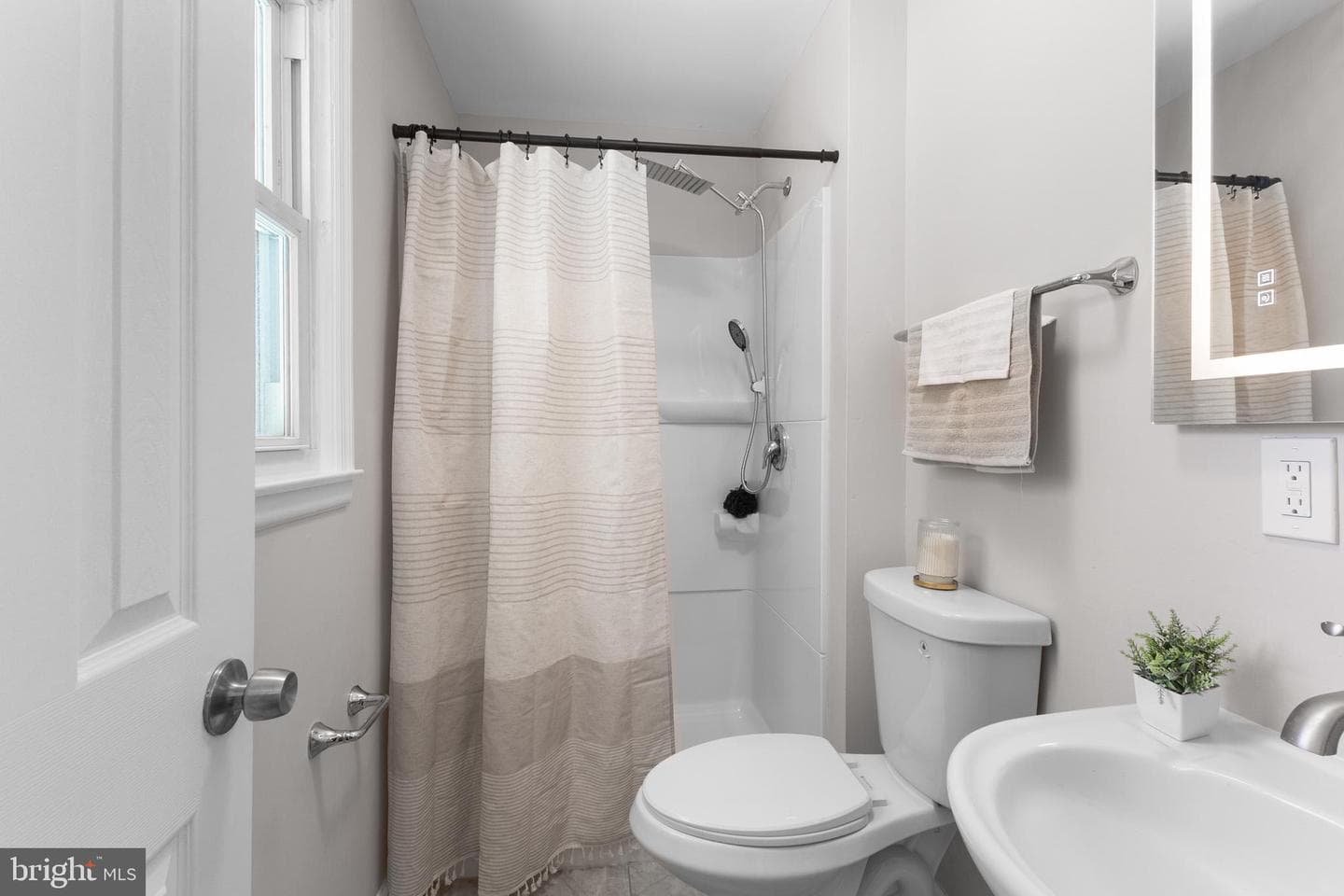 1607 Ashford Place photo 13