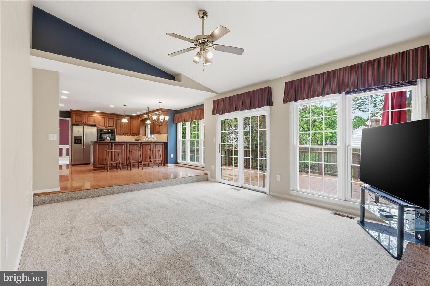 8065 Crimson Leaf Court photo 7