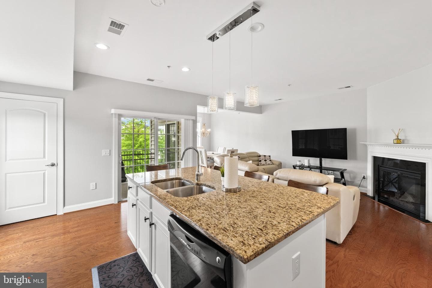 2111 Abbottsbury Way photo 11