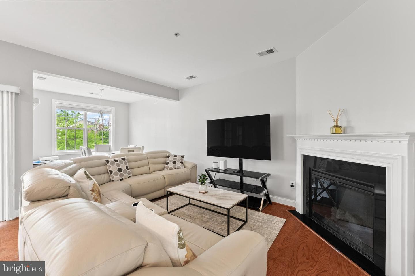 2111 Abbottsbury Way photo 13