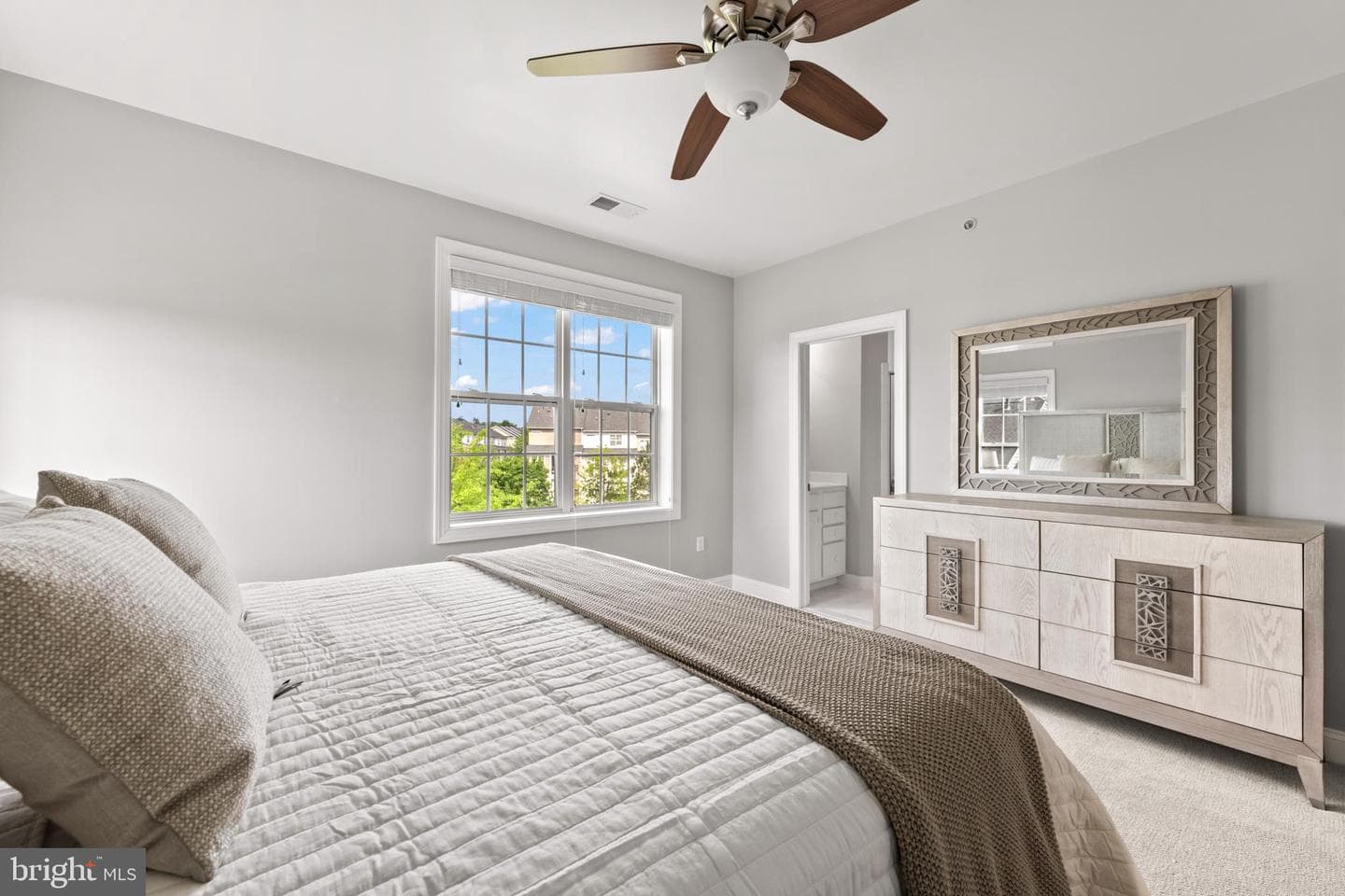 2111 Abbottsbury Way photo 23