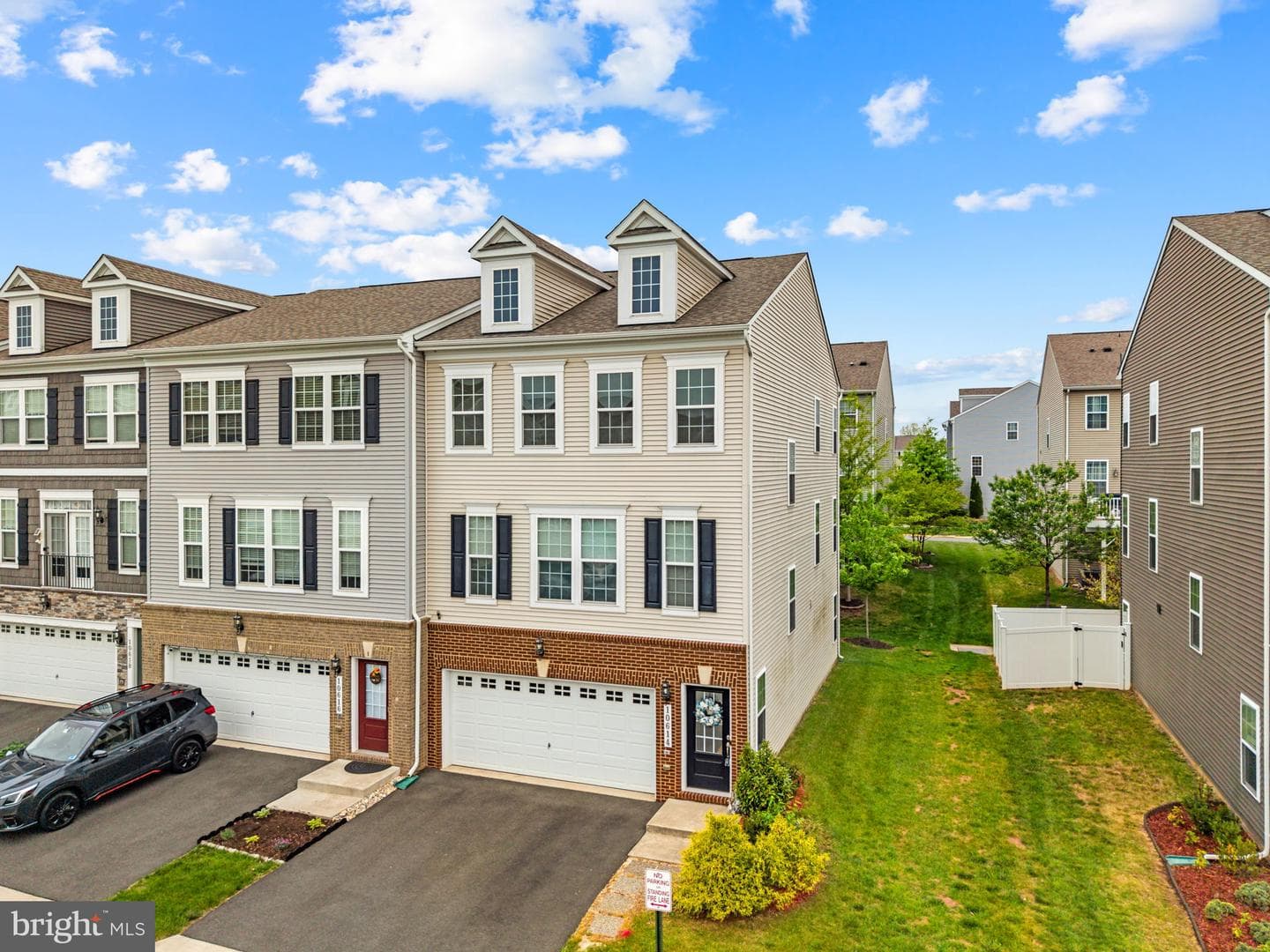 10614 Hinton Way photo 3