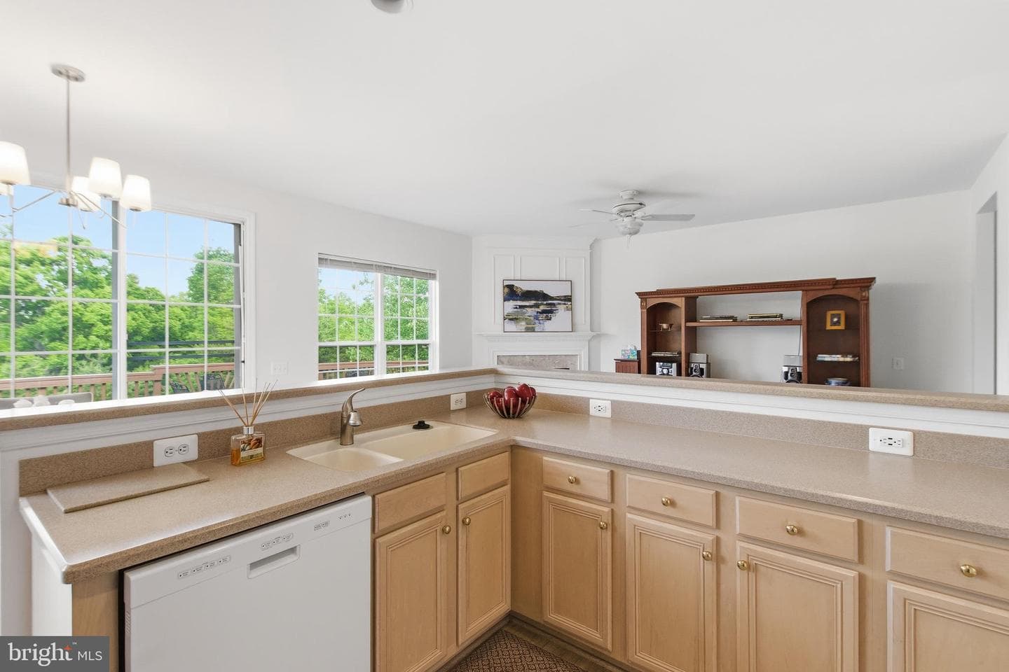 1842 Faversham Way photo 20