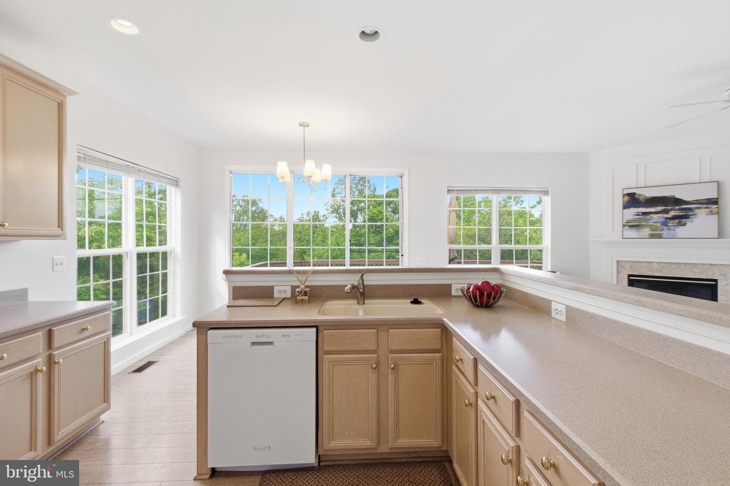 1842 Faversham Way photo 21
