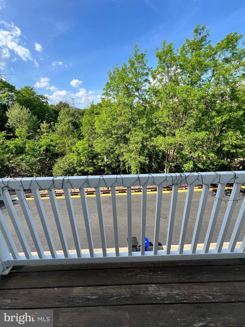 2621 Eastbourne Drive photo 22
