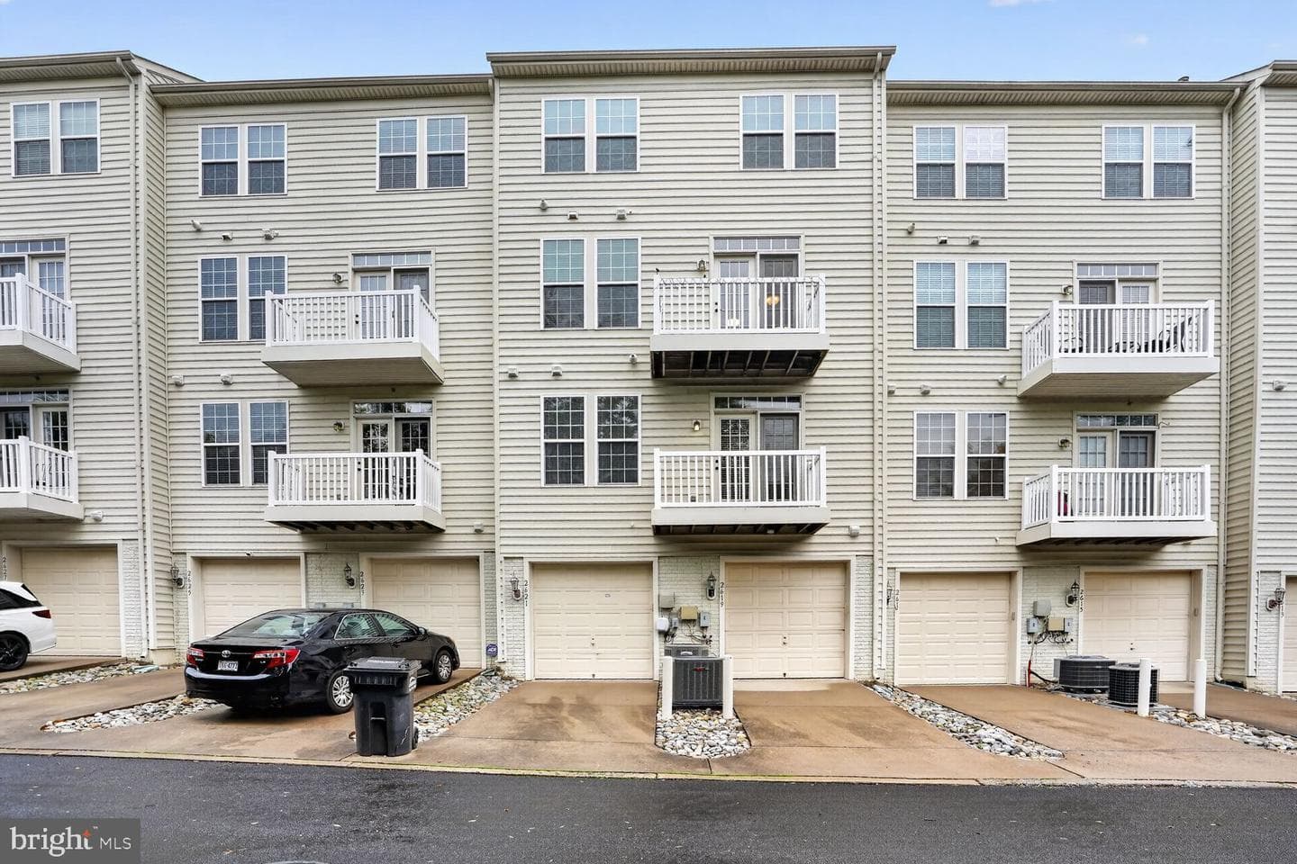 2621 Eastbourne Drive photo 23