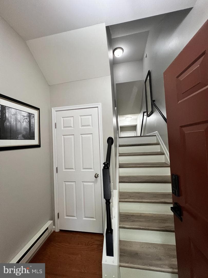 2621 Eastbourne Drive photo 3